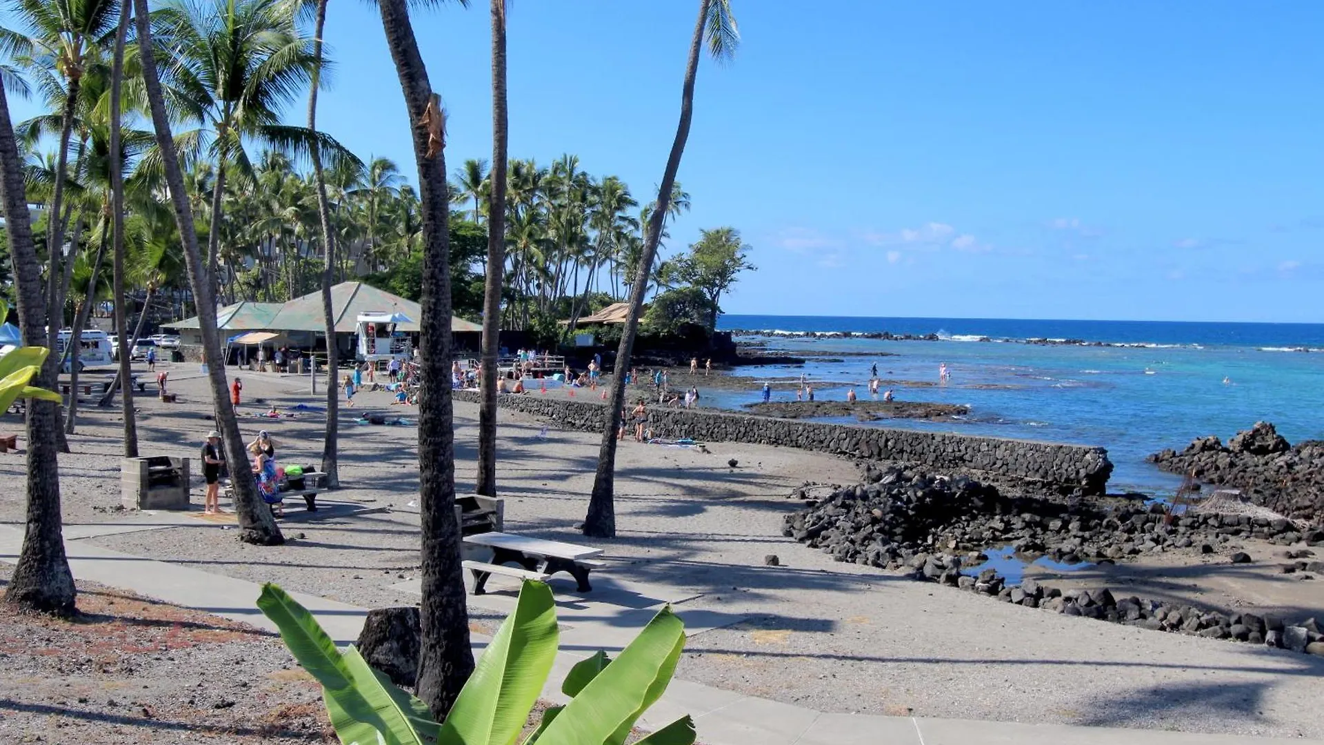 Beach Front Ocean View Top Floor Luxury Penthouse Kailua-Kona
