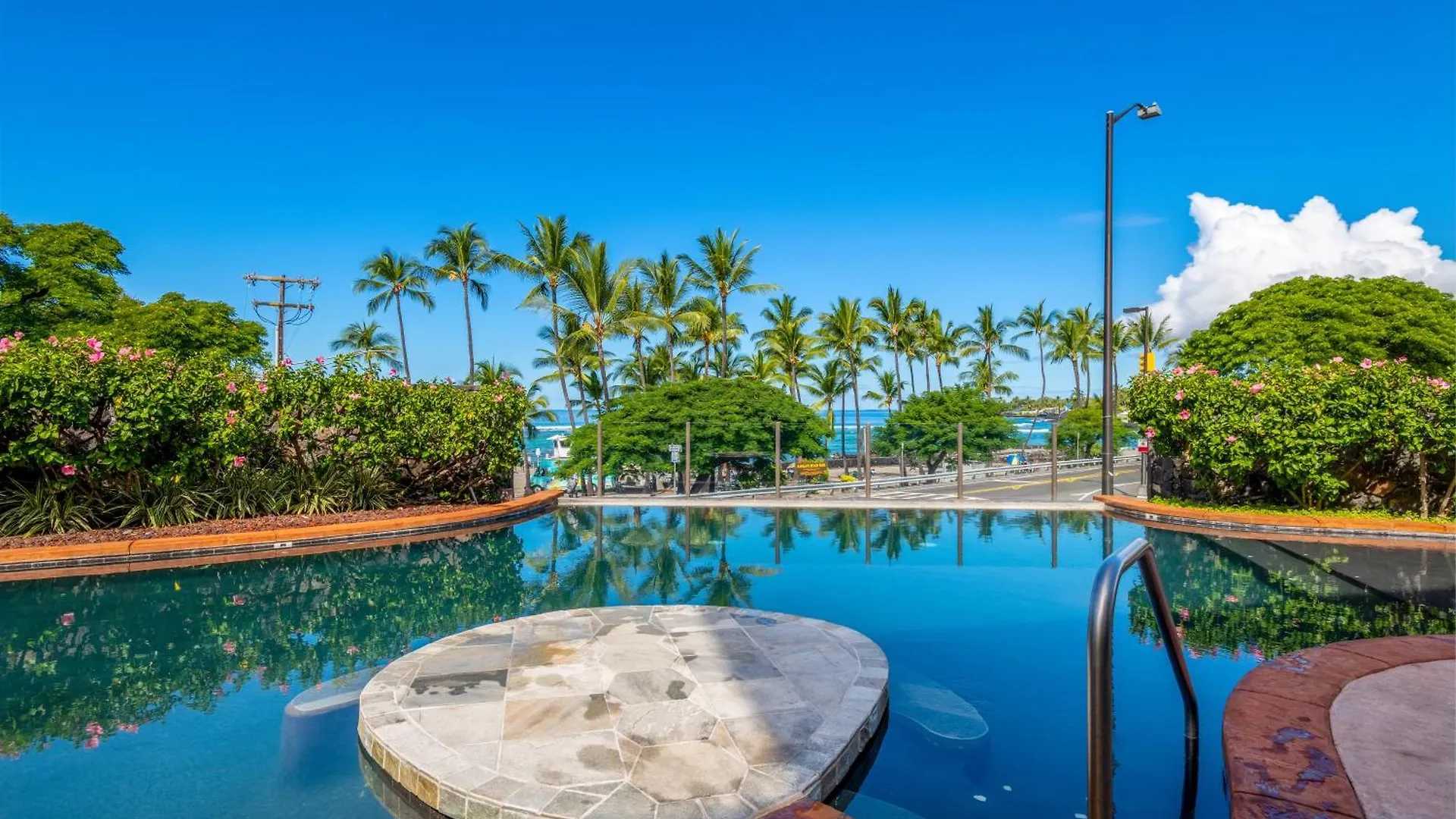 Beach Front Ocean View Top Floor Luxury Penthouse Kailua-Kona Apartament